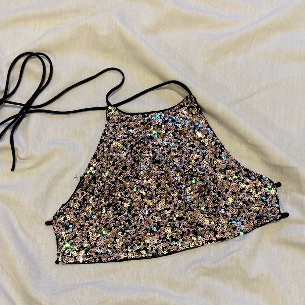 Lulu's Sequin Crop Top in Black and Gold